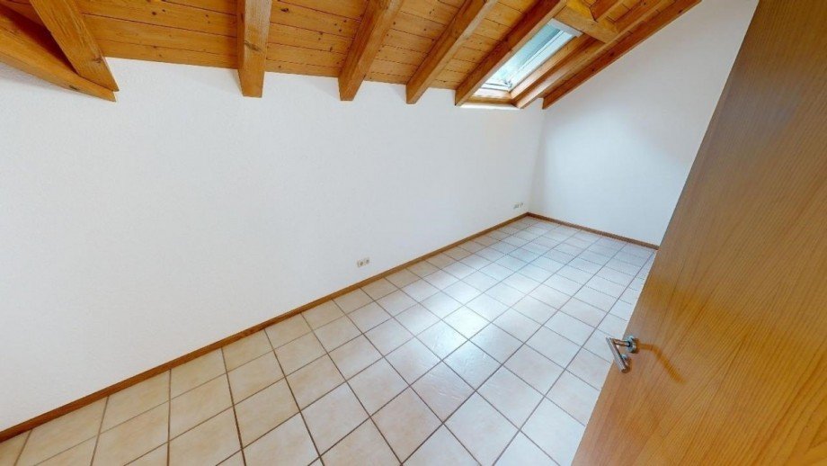 Kinderzimmer oder B�ro Dachgeschosswohnung K�ssaberg