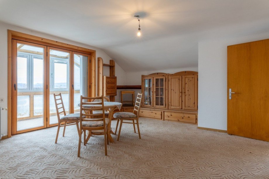 Wohnzimmer DG Mehrfamilienhaus K�ssaberg