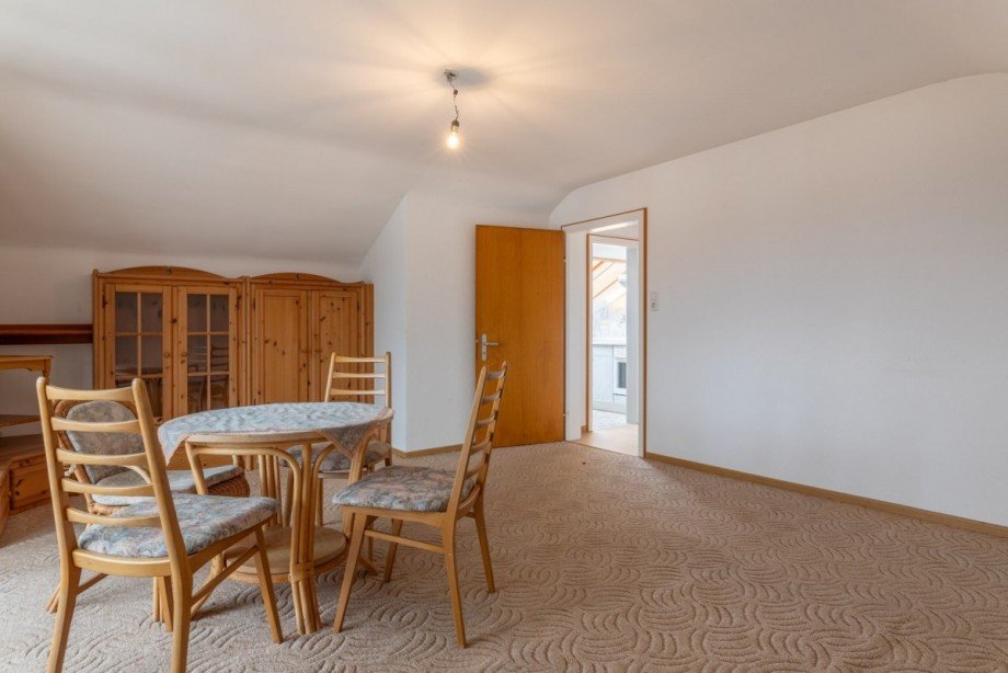 Wohnzimmer DG Mehrfamilienhaus K�ssaberg