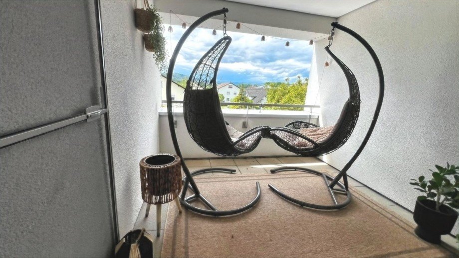 freundlicher kleiner Balkon Maisonettewohnung K�ssaberg