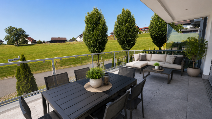 �berdachter Balkon mit Blick ins Gr�ne (Westseite) Erdgeschosswohnung G�rwihl