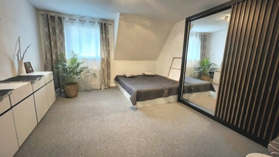 Hauptschlafzimmer (2) Dachgeschosswohnung Waldshut-Tiengen