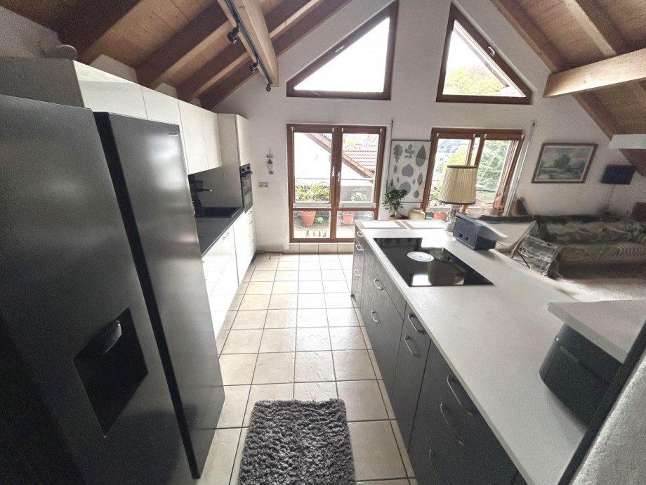 Neue hochwertige K�che Dachgeschosswohnung K�ssaberg