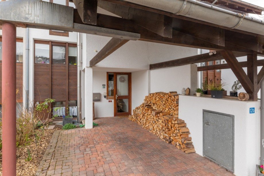 Carport und Eingang Reihenmittelhaus Dogern