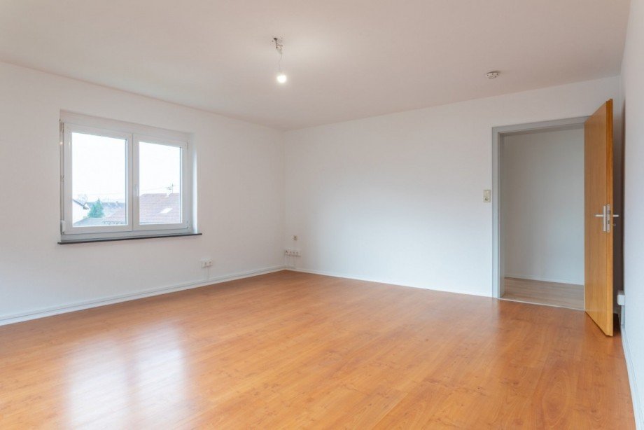 Zimmer OG Mehrfamilienhaus K�ssaberg