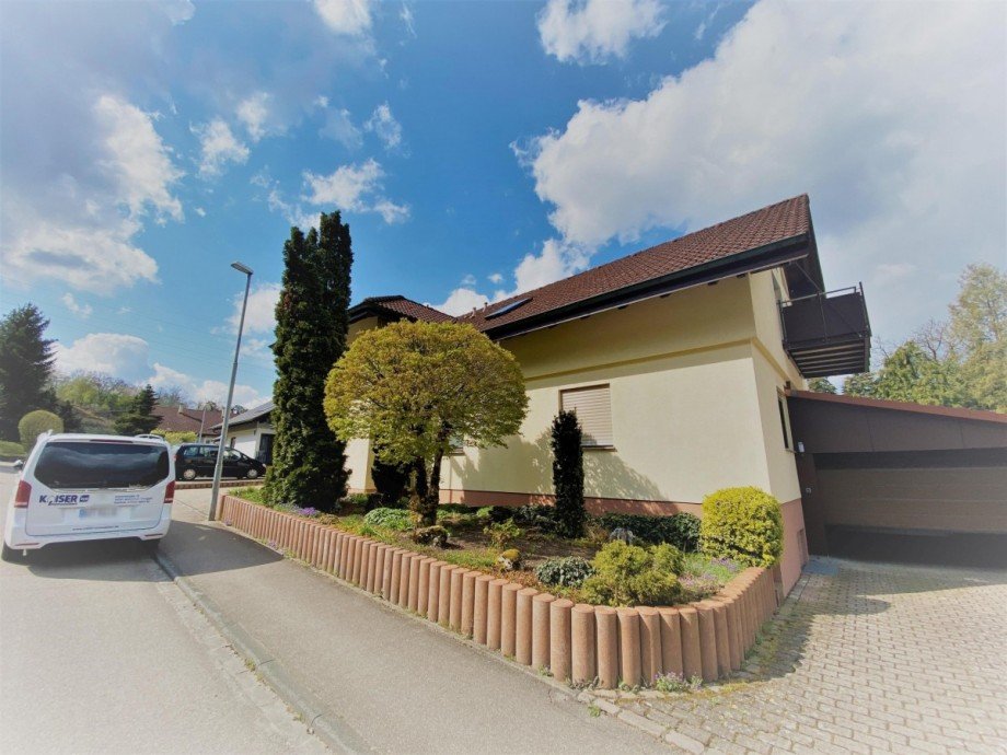 Hausansicht Dachgeschosswohnung K�ssaberg