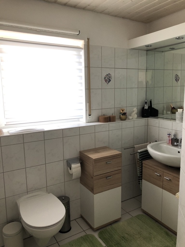 Tageslichtbad mit Badewanne Dachgeschosswohnung Albbruck