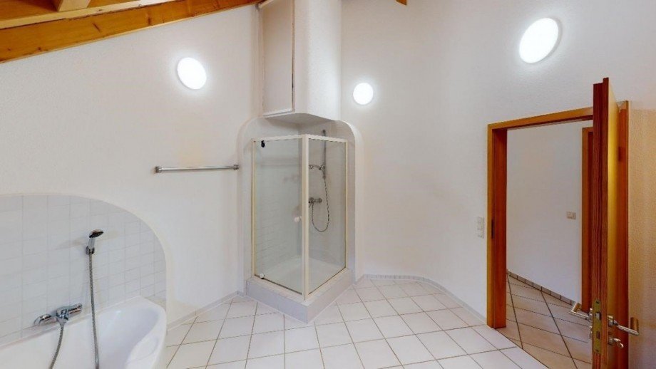 Tageslichtbad Dachgeschosswohnung K�ssaberg