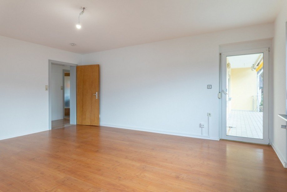 Wohnzimmer OG Mehrfamilienhaus K�ssaberg
