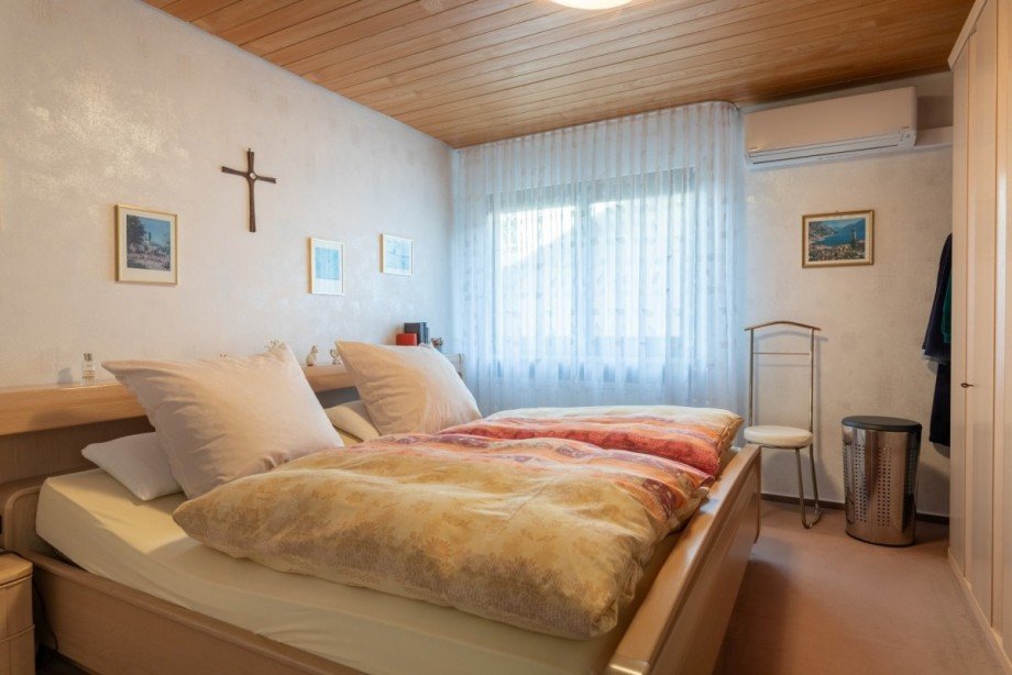 Schlafzimmer Doppelhaush�lfte Waldshut-Tiengen