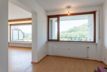 Zimmer Einliegerwohnung Repr�sentatives Einfamilienhaus in bester Aussichtslage von Waldshut - Wohnen �ber dem Rheintal