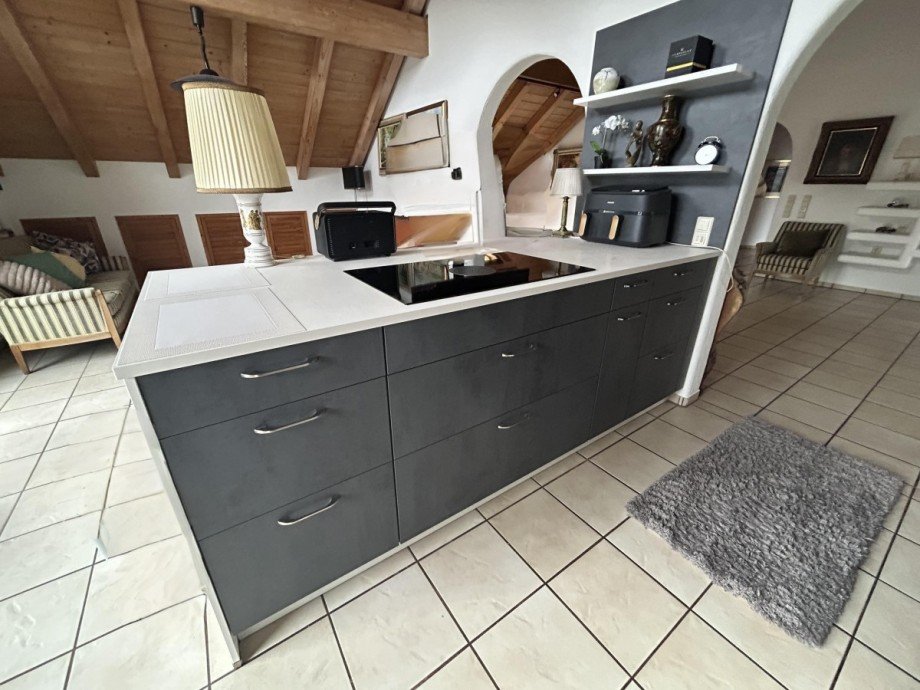 Neue hochwertige K�che Dachgeschosswohnung K�ssaberg