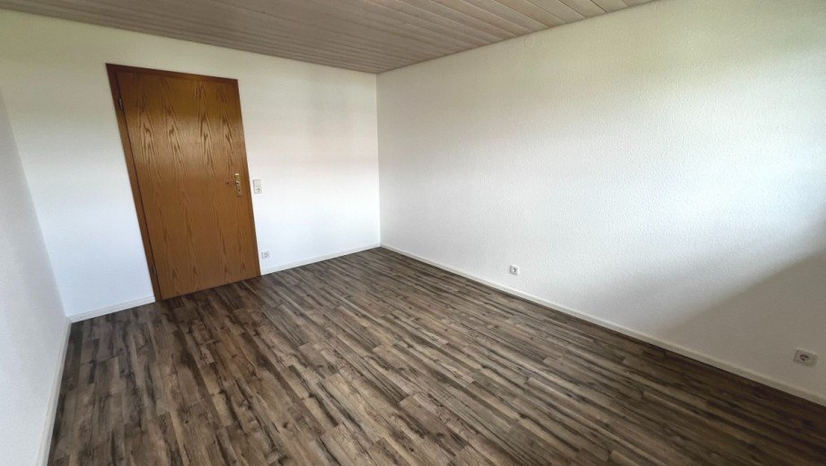 freundliches Kinder - oder Arbeitszimmer (2) Dachgeschosswohnung G�rwihl