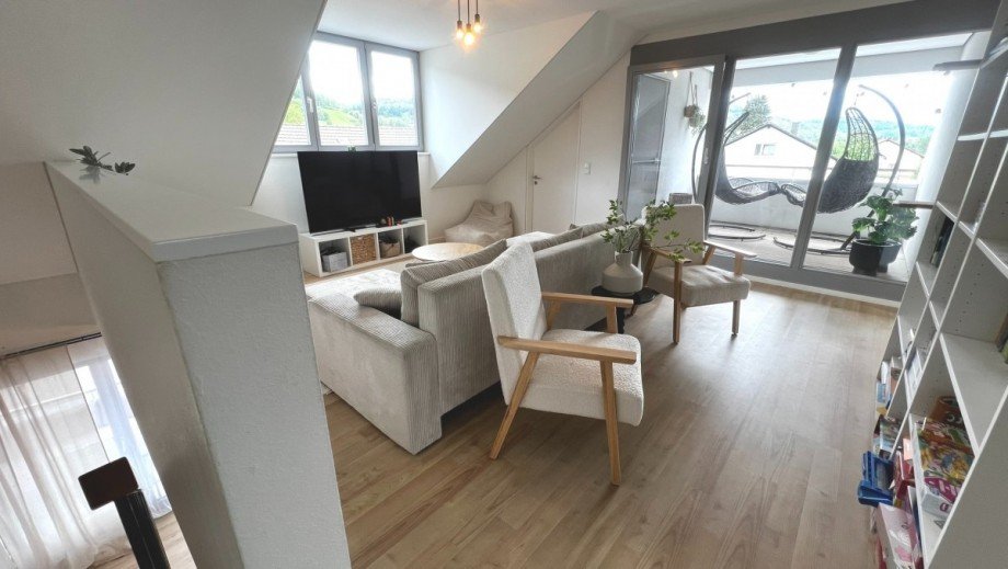 heller Wohnbereich Maisonettewohnung K�ssaberg