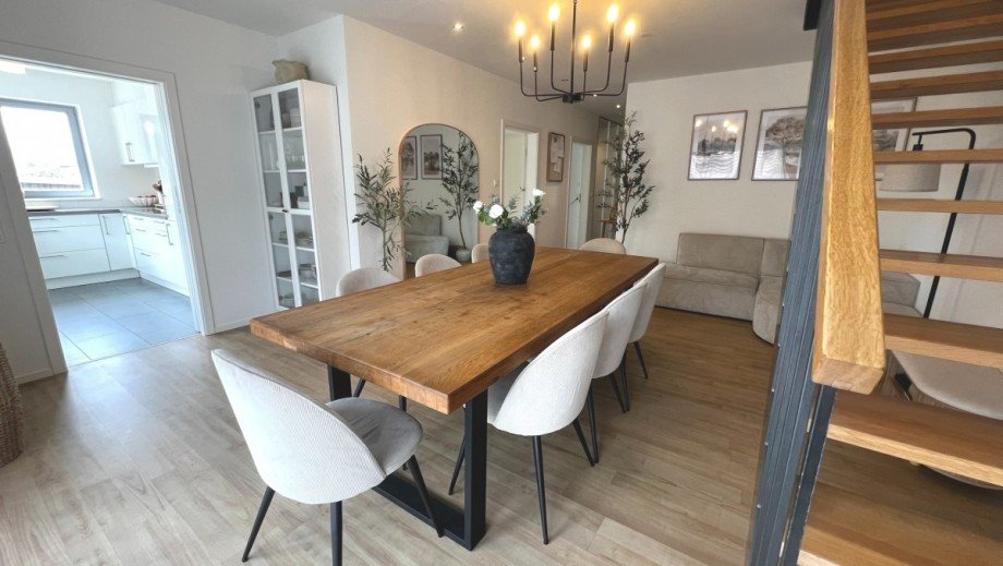 lichtdurchflutet Wohn - und Essbereich (2) Maisonettewohnung K�ssaberg