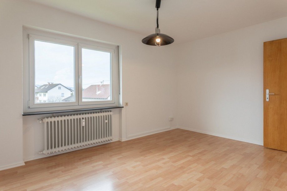 Zimmer OG Mehrfamilienhaus K�ssaberg